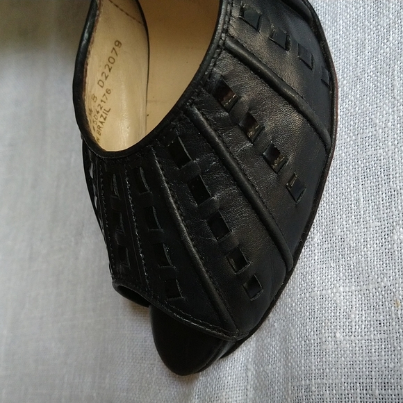 COLE HAAN PEEP TOE PUMPS - Picture 5 of 9